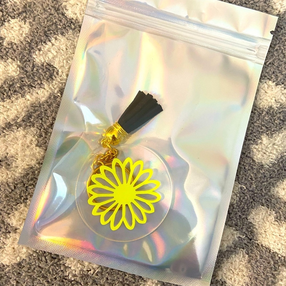 HANDMADE ACRYLIC FLOWER KEYCHAIN